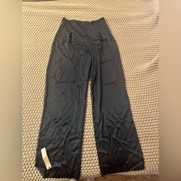 Reformation Cleo Satin two piece! NWT! Never been worn! - Picture 7 of 11